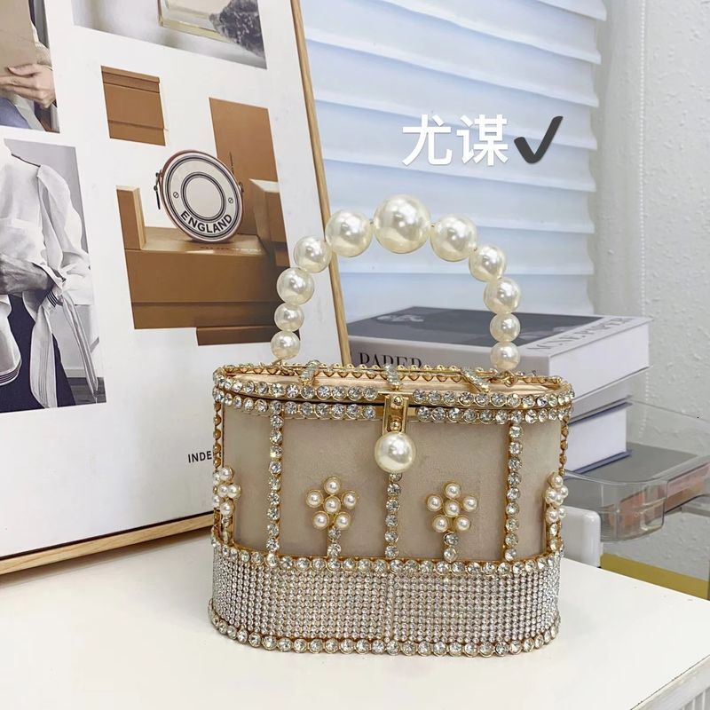 French-style Metal Hollow-out Shiny Dia Bucket Bag