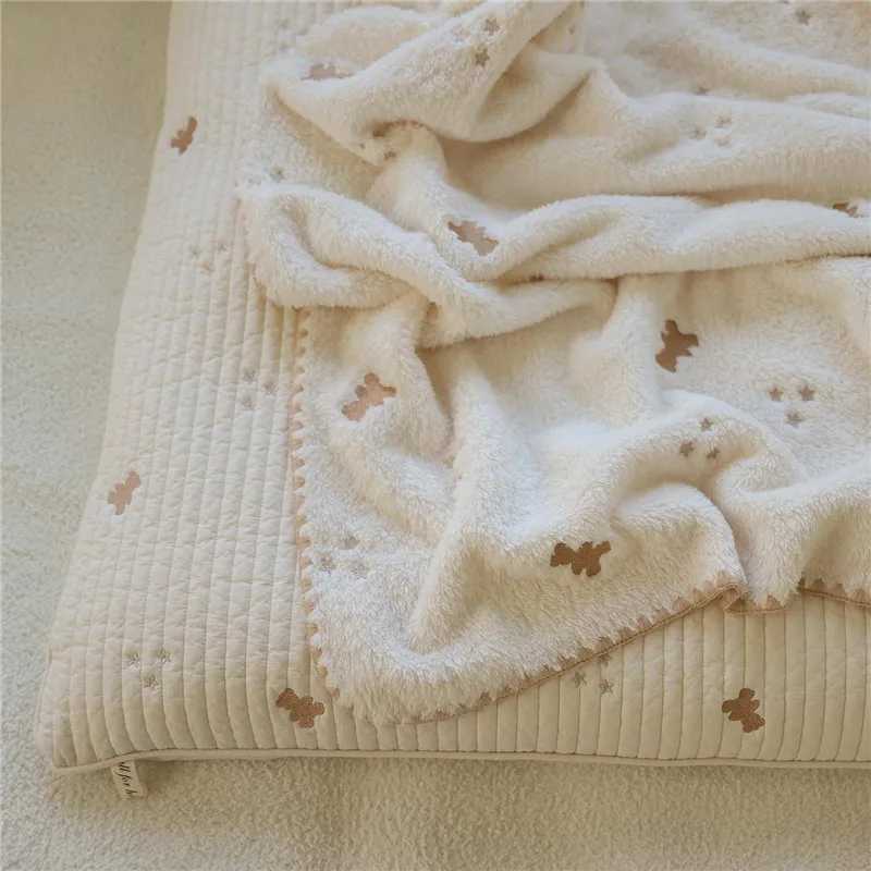 Flannel soft and warm embroidered newborn suitable for beds rabbits autumn winter baby bed blanket 90 * 130cm Z250228 free shipping free shipping