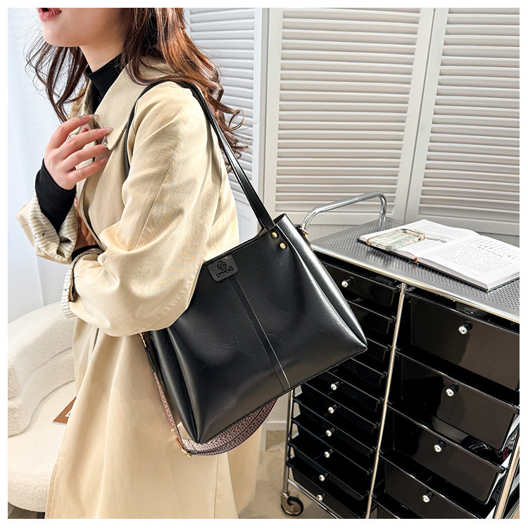 Commuter Bucket Large Capacity 2024 New Shoulder Women's Bag