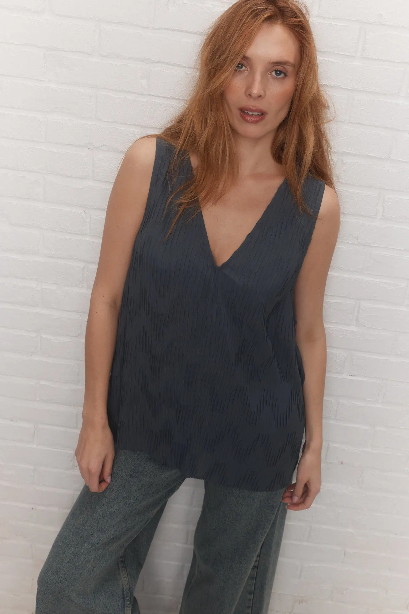 Women's Loose Grey Tank Top Pleated V-neck Tanks with Wide Straps for Elegant Casual Wear
