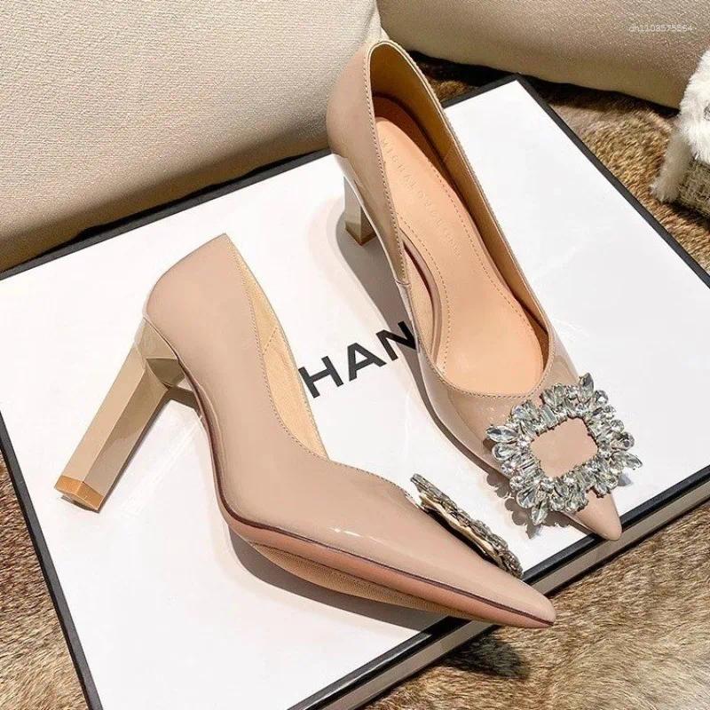 Dress Shoes Designer 2025 Casual Heels Women Square Toe Sexy Pump Chunky Sandals Crystal Basketball Platform Burgundy Straps Latest Retro