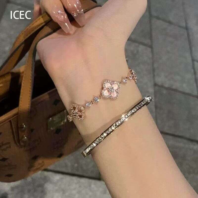 designer bracelet High beauty wealthy heiress pink small wer bracelet new niche exquisite high-end girlfriend style temperament jewelry