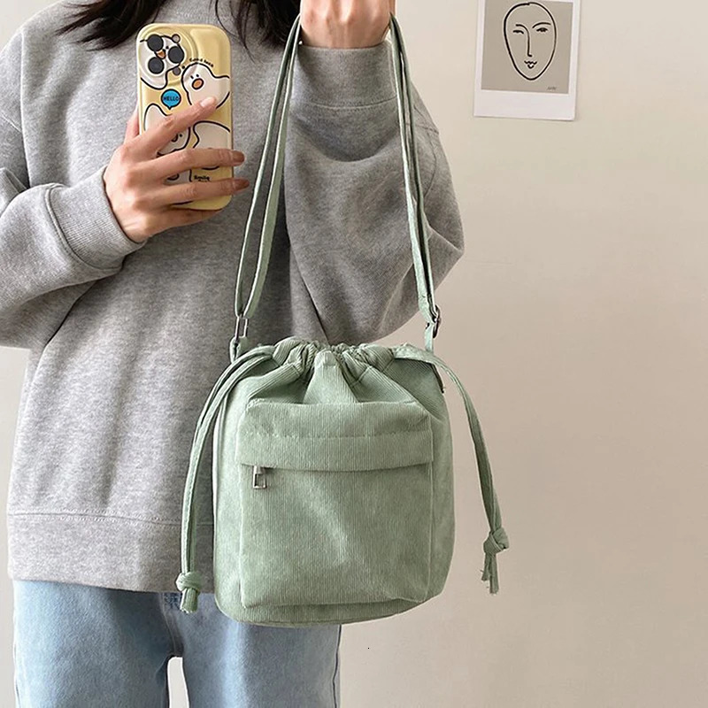 Womens shoulder bag Korean drawstring bucket casual lightweight youth cross 250221