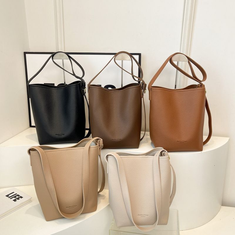 This year's popular bucket 2024 new style mother and child high-end diagonal cross niche design shoulder bag