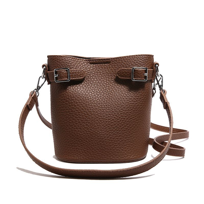 Small niche design bucket mother 2024 new trendy personality light autumn and winter single shoulder crossbody