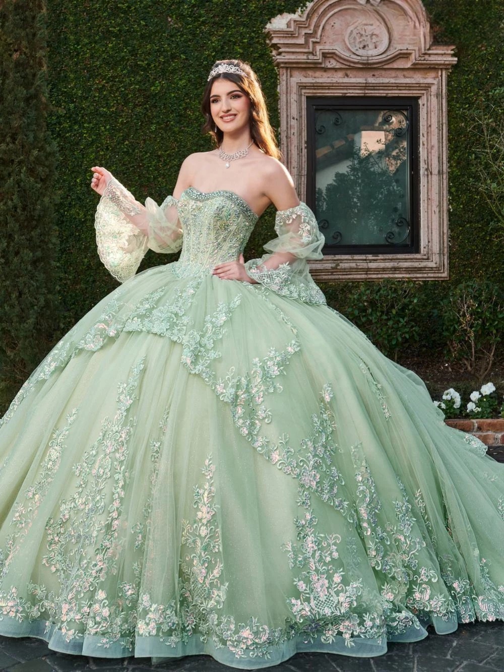 Classic Ball Gown Quinceanera Dresses For Women Appliques Sequins Gowns Sweetheart Neck Removable Sleeves Party Prom Sweep Train Dress Customied