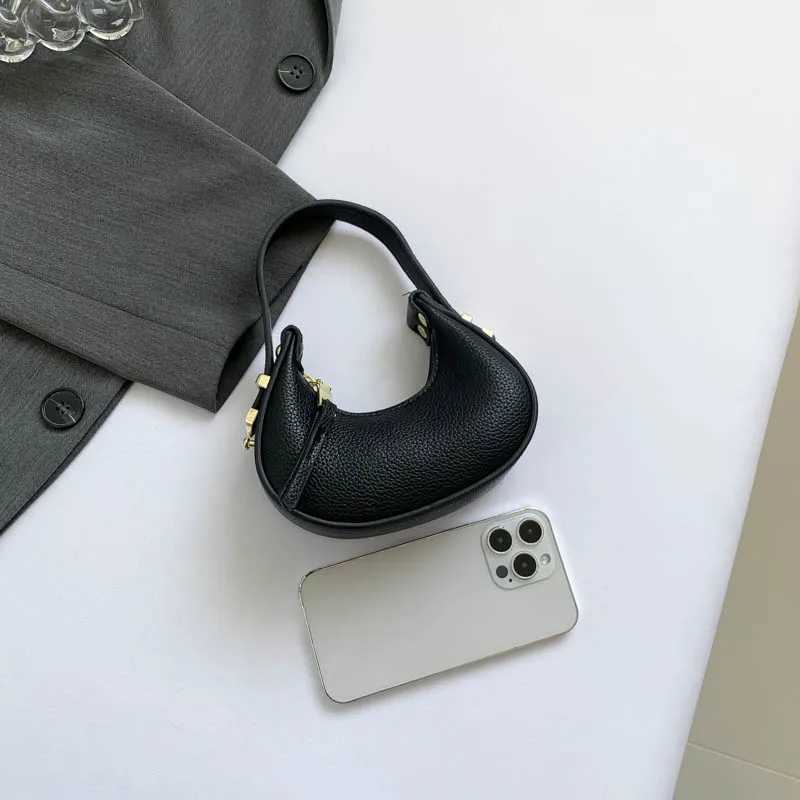 2025S Designer 5 Colors Pu Leather Lady 2024 New Y2K Mini Purse Phone Day Clutch Fashion Half Moon Handbag Lipstick Bag GreenC250222 Shoulder crossbod