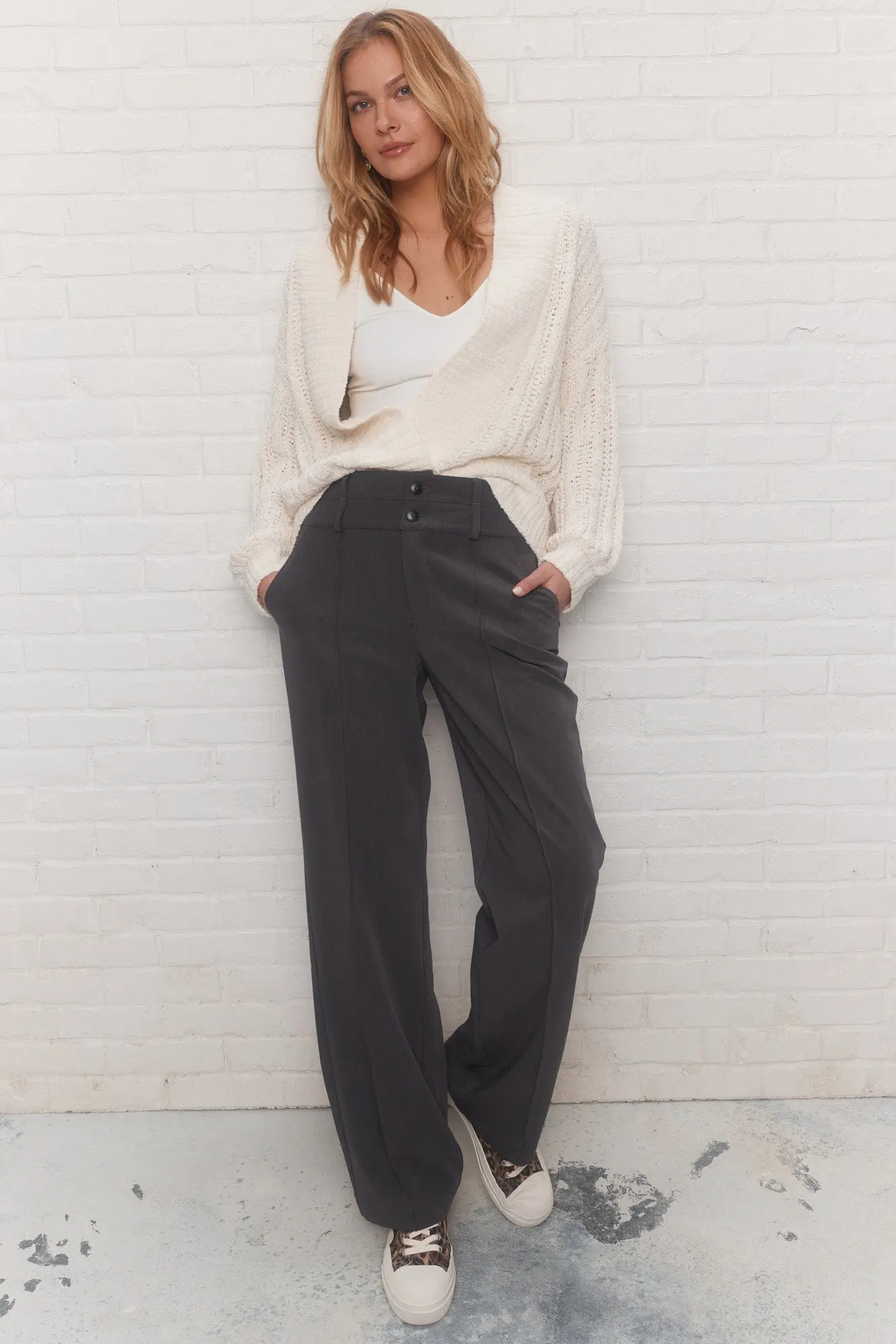 Women's Elegant Gray Straight-leg Pants Semi-fitted Mid-rise Blazer Trousers Business OL style