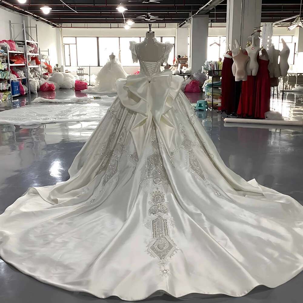 Custom 2025 Satin dress pricess bloated lace pearls short sleeves square neck wedding dresses