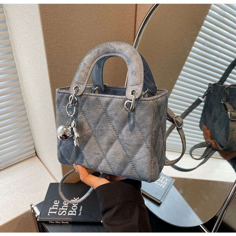Women's Bags High end handbag for women in autumn and winter , new fashionable single shoulder crossbody bag, hand-held dia