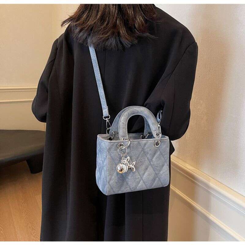 Women's Bags High end handbag for women in autumn and winter , new fashionable single shoulder crossbody bag, hand-held dia
