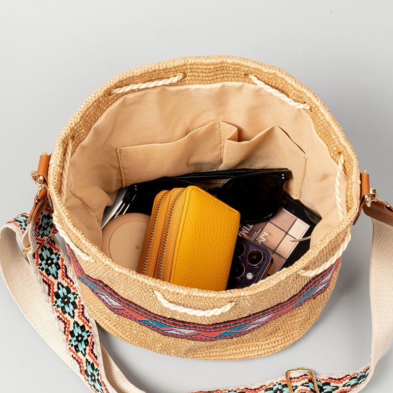 Holiday straw cross-border beach bucket women's high-end exquisite shoulder seaside diagonal span woven bag
