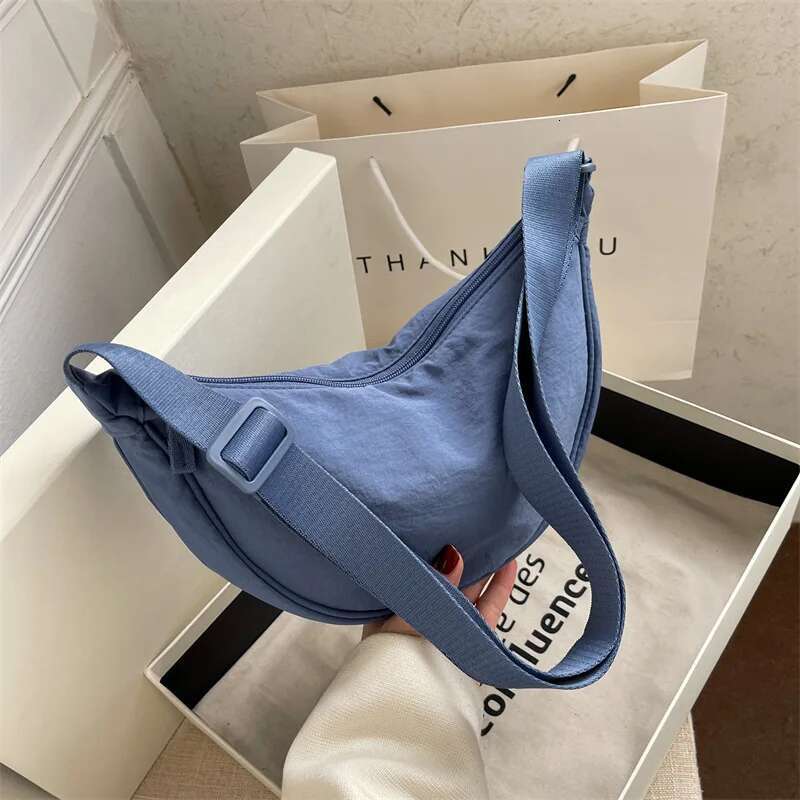 Women's Autumn And Winter New Ladies Crossbody Nylon Material Dumpg Bag Lightweight Small Satchel Fashionable Hundred Shoulde