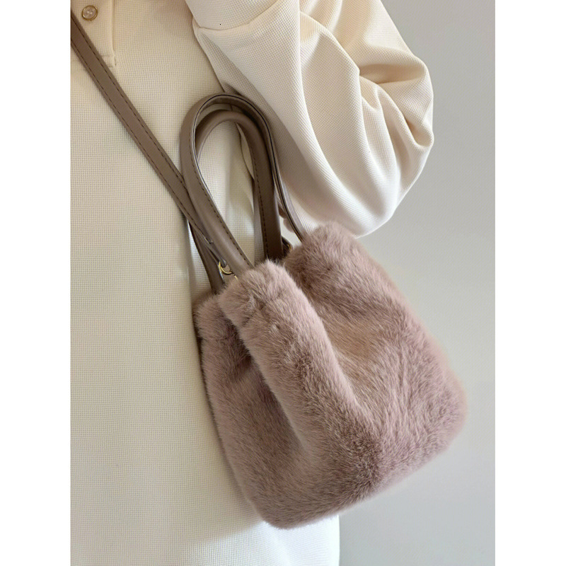 INCA Women's Handheld Water Bucket Bag Plush Cross Shoulder Ins Korean Edition 2023 New Autumn/Winter