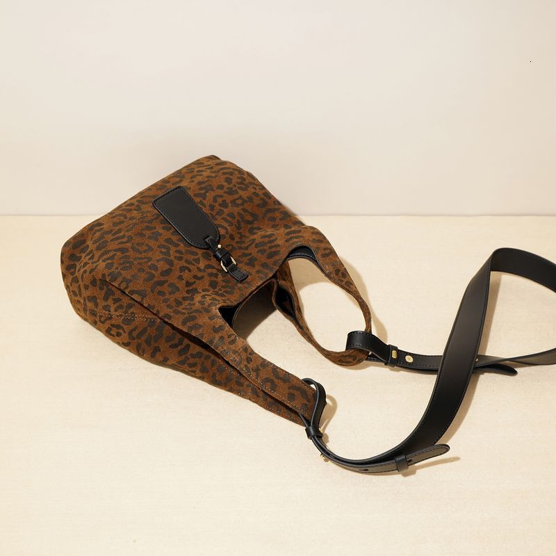 Frosted Leopard Women's Handbag New Upscale Casual Work Commuter Leather Bag Christmas Gift