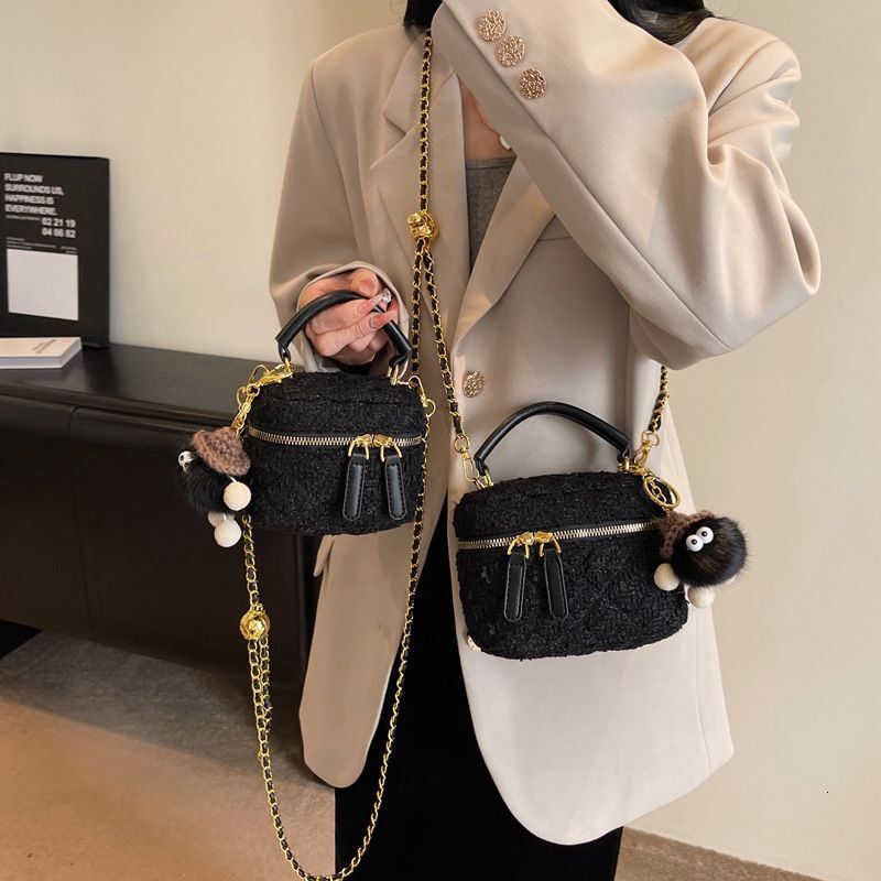 Fashionable Fragrant Wind Small Round 2024 Autumn/Winter New Woolen Style Versatile Women's Bag