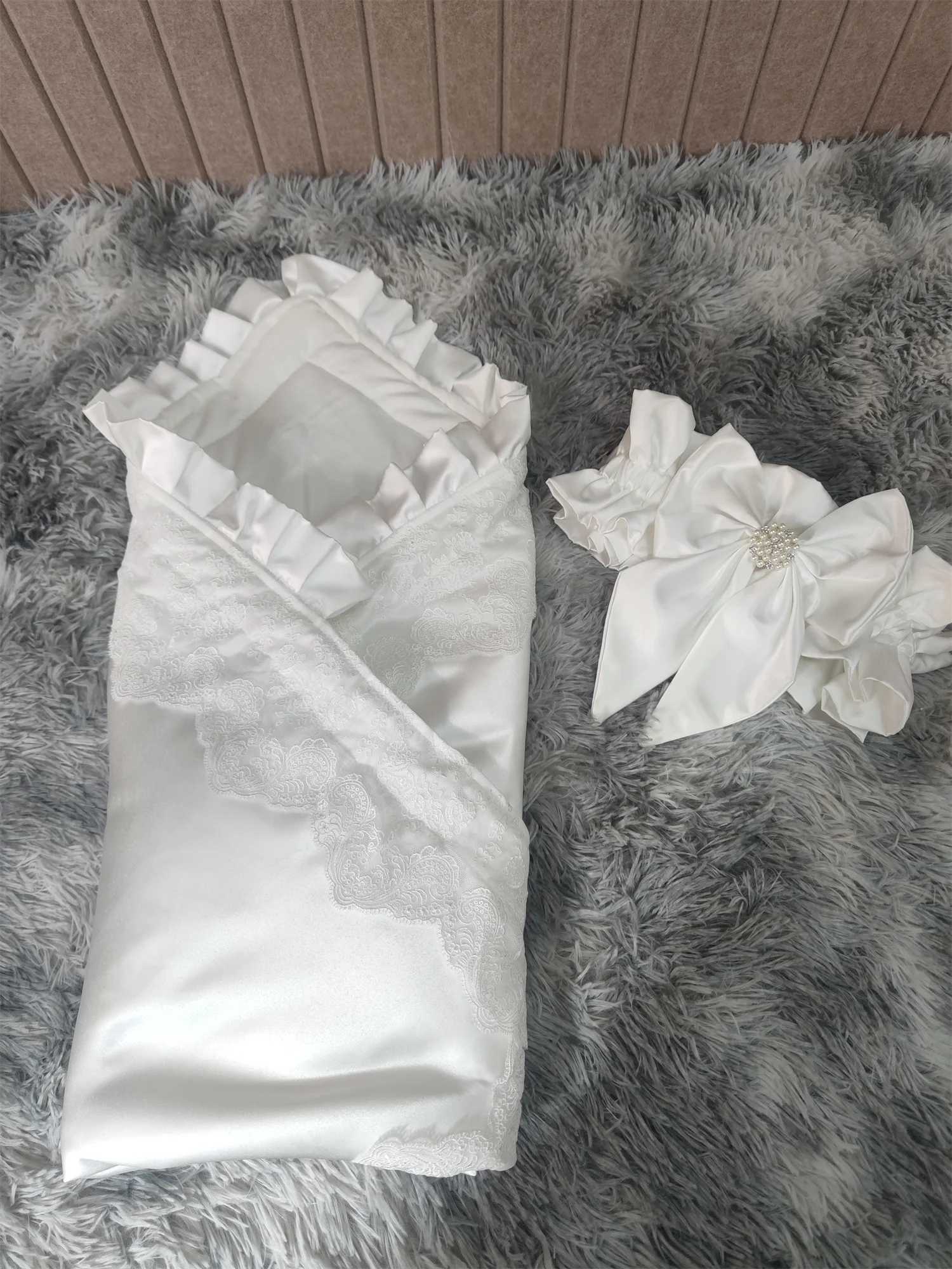 Luxury Soft Satin Wedding Fabric Infant Swaddle Blankets Soft Baby Girls Boys Stroller Wraps With Sash White Christening swaddle Z250228