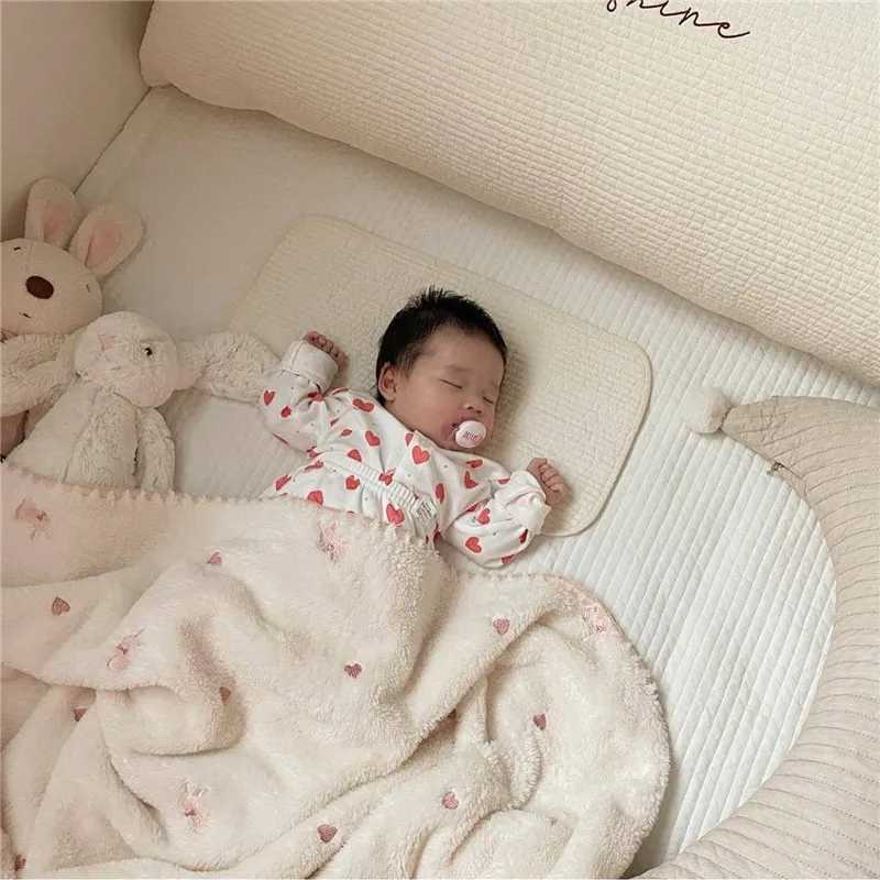 Flannel soft and warm embroidered newborn suitable for beds rabbits autumn winter baby bed blanket 90 * 130cm Z250228 free shipping free shipping