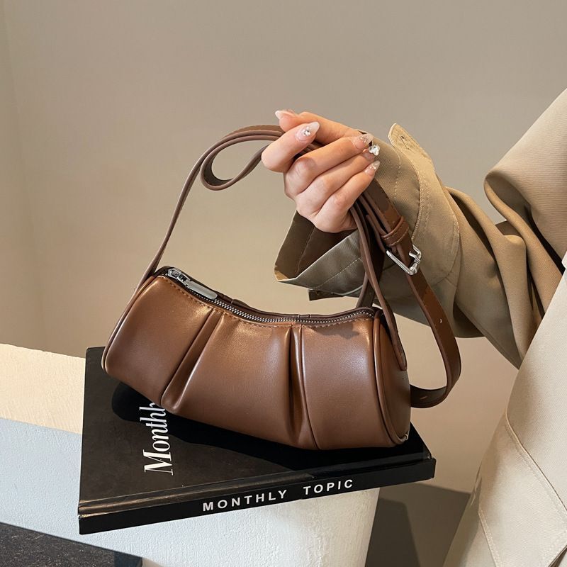 New Summer Women's 2024 Versatile Light Simple Pillow Texture Single Shoulder Crossbody Folded Cyder Bag