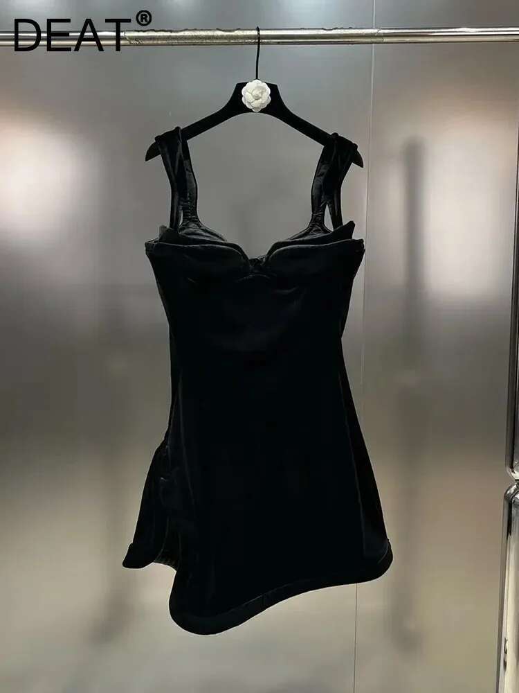 DEAT 2025 Spring Fashion Square Collar Dress Women's Sleeveless Veet Solid Color Zipper Split Dresses Female New 11Xx8165