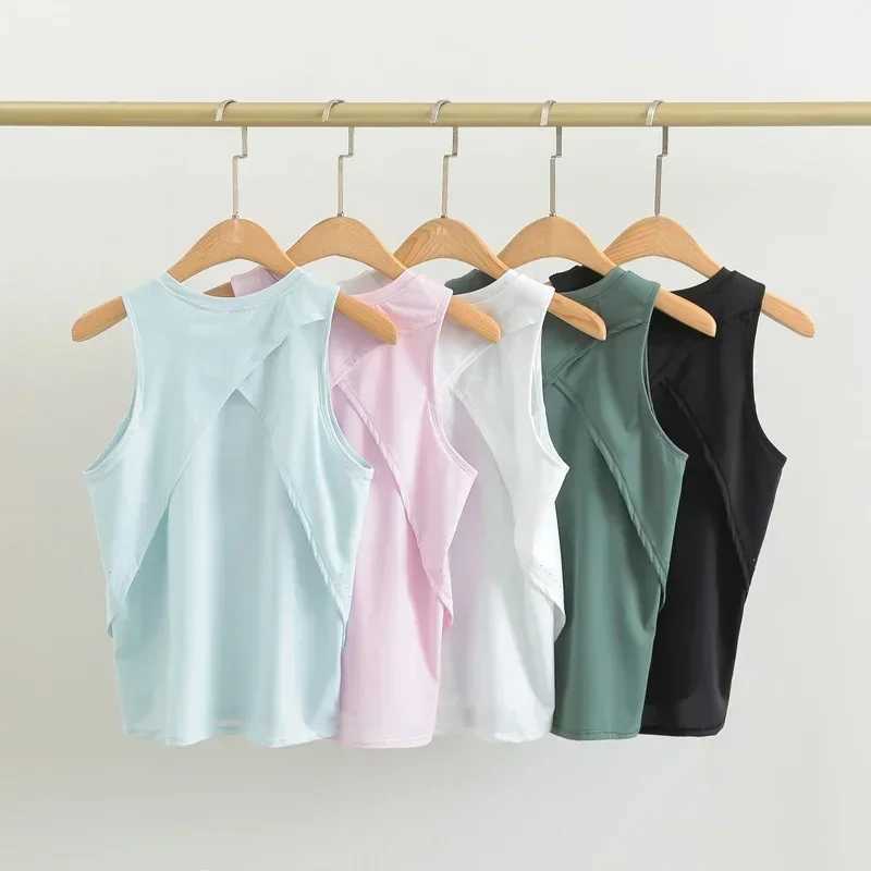 Custom Sculpt Panel Tank Top Sweat-wicking Breathable Classic Fit Waist Length Yoga Running Shirt With Reflective DetailsXJ250228
