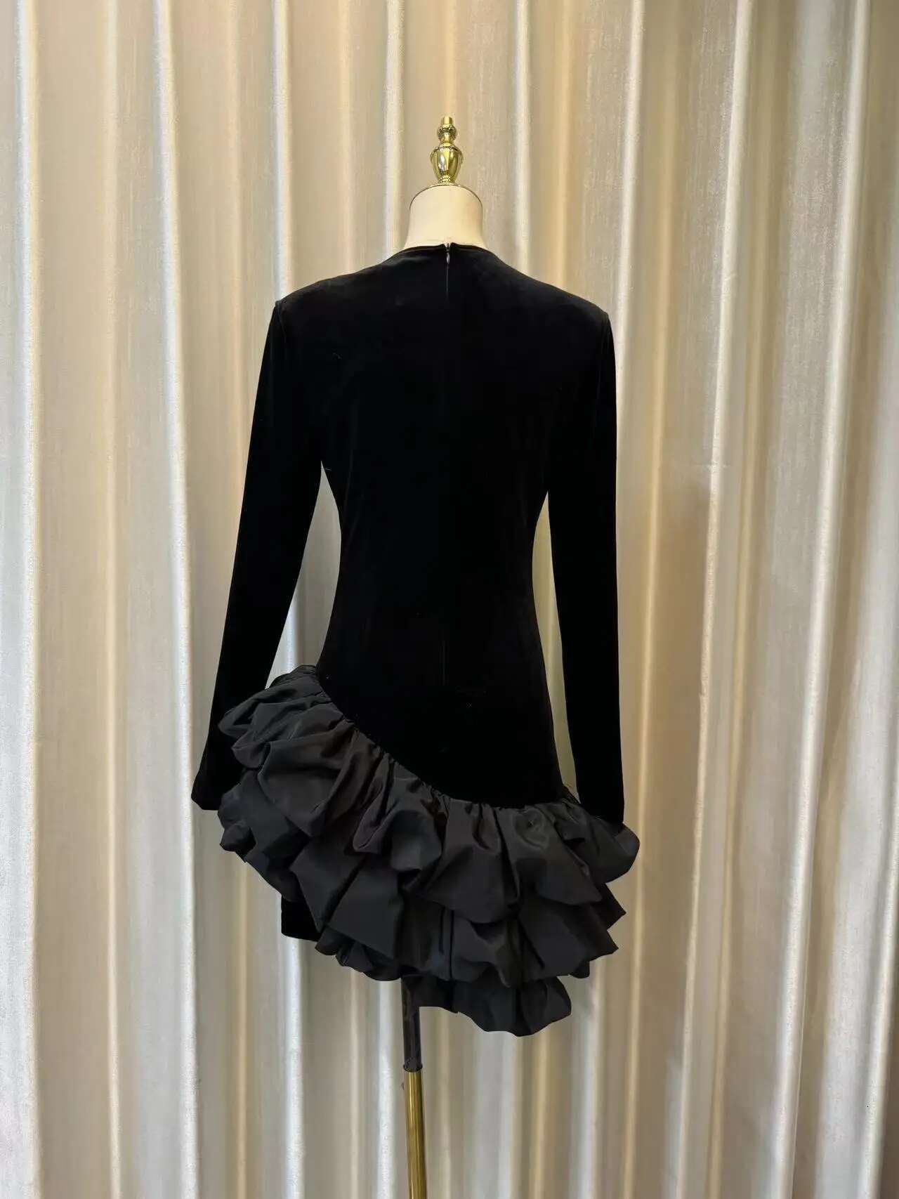 Designer Autumn Winter Patchwork Layered Ruffle Veet Cake Dress Women Long Sleeve Fashion Elegant Short Prom Evening Dresses