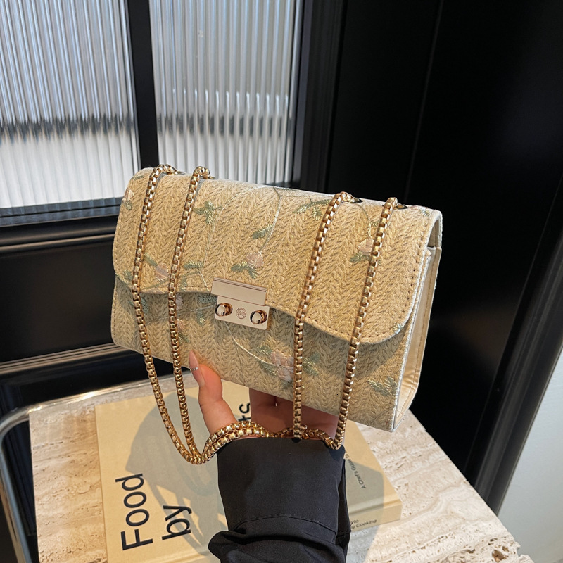 Summer Fashion Straw for Women 2025 New Seaside Beach Woven Trendy Chain Crossbody Small Square Bag