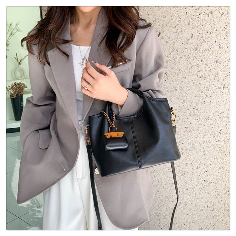 Versatile Handheld For Women Autumn/winter Vintage Crossbody Fashion Small Bucket Bag