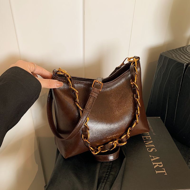 Large capacity bucket trendy new bags, exquisite chain bag, commuting high-end single shoulder crossbody bag