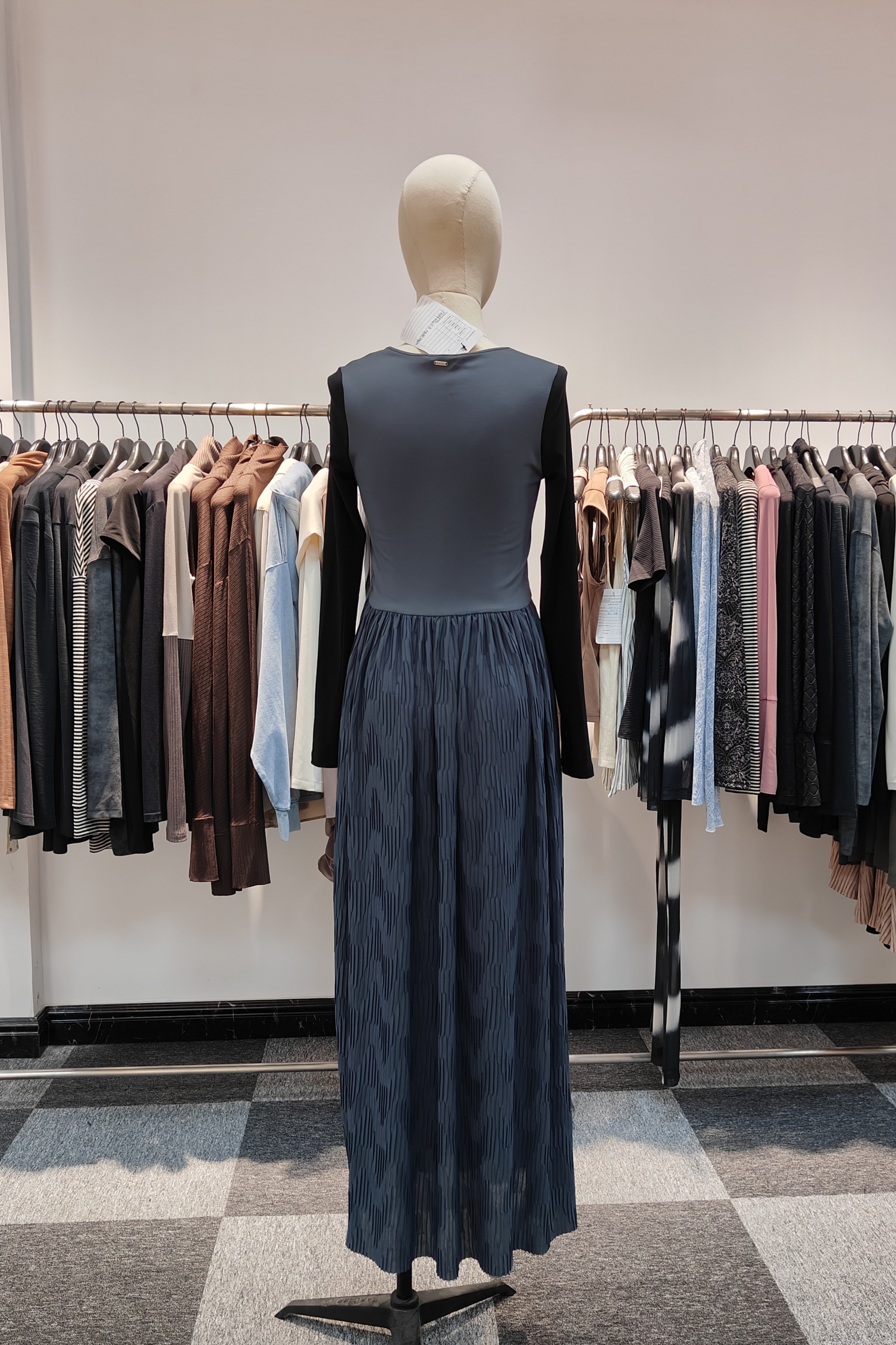 Women's Casual Dark Gray Maxi Long Pleated Dress with Scoop neckline Long sleeves