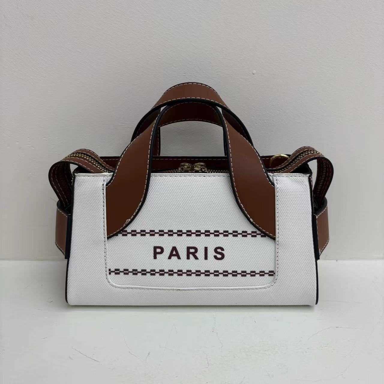 popular hand-held small square bags are fashionable and stylish single shoulder women's bags with high aesthetic value spliced color letters cros