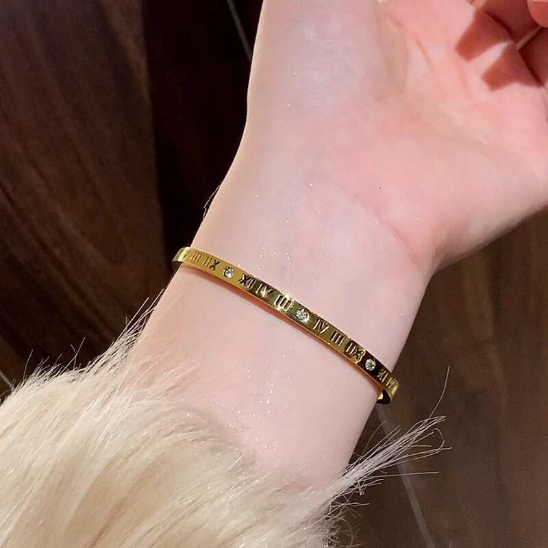 Designer bracelet High end small waist titanium steel light , niche Roman sub best friend bracelet, girl's hand accessory