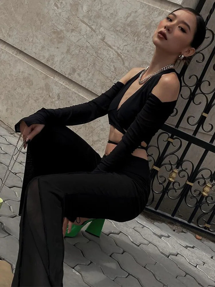 Sexy Black Crop Tops Streetwear Women Fashion 2024 Lace Up Bandage V Neck Cut Out Long Sleeve T Shirts 250228