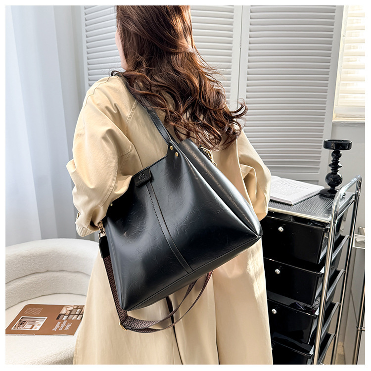 Commuter Bucket Large Capacity 2024 New Shoulder Women's Bag