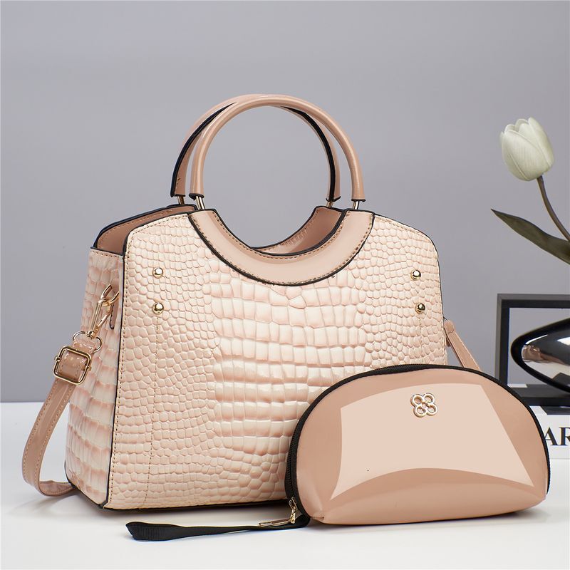 Middle aged with crocodile pattern large capacity handbag, new trendy women's crossbody bag, shoulder bag