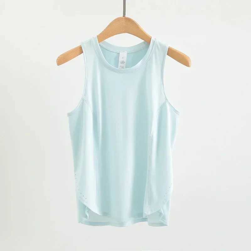 Custom Sculpt Panel Tank Top Sweat-wicking Breathable Classic Fit Waist Length Yoga Running Shirt With Reflective DetailsXJ250228