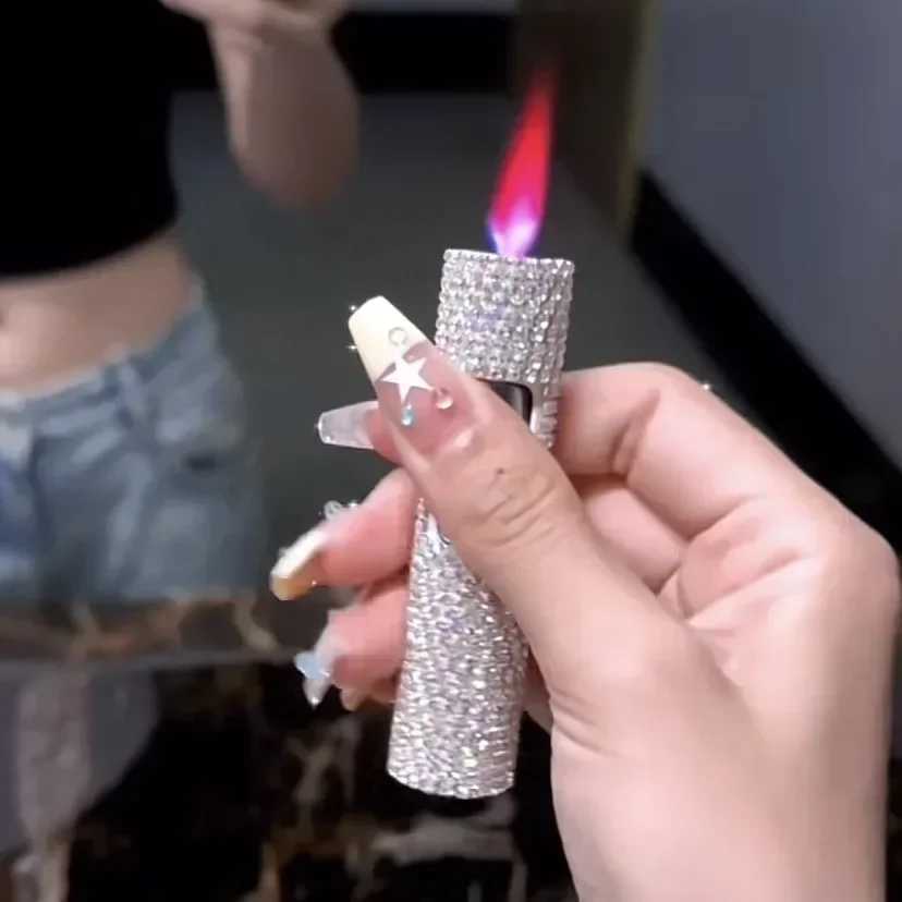 Rhinestone Torch Lighter for Ladies Mini Portable Cigarette Lighter Windproof Pink Flame Smoking Accessories Butane Lighter Y250228