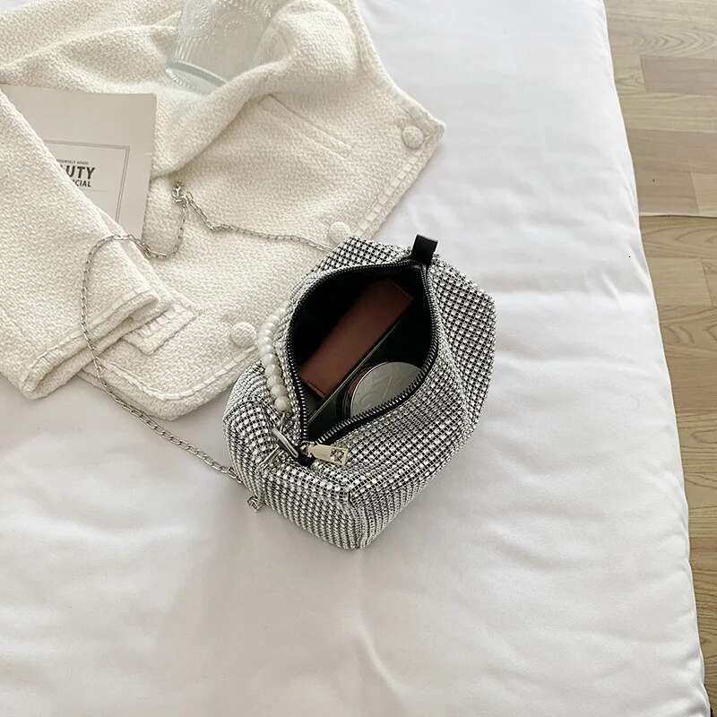 French Girl Evening Fashion Ladies Crossbody Crushed Dias Chain Women's Bag Pearl Shoulder Strap