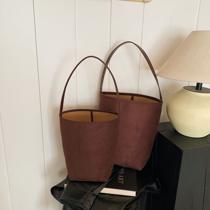 Simple row bucket autumn winter suede large capacity ins mother and child trendy single shoulder armpit bag