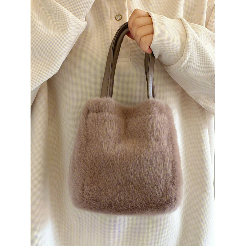 INCA Women's Handheld Water Bucket Bag Plush Cross Shoulder Ins Korean Edition 2023 New Autumn/Winter