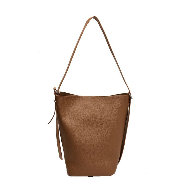 French style women's large capacity bucket bag, 2024 new versatile western-style handbag, crossbody bag