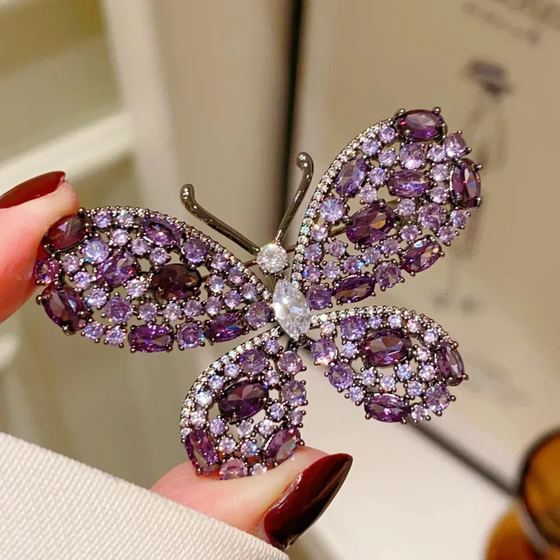 Light Dark Purple Zircon Butterfly Brooch Pins Retro Suit Coat Pin for Women Elegant Animal Corsage Accessories Ornament 250227
