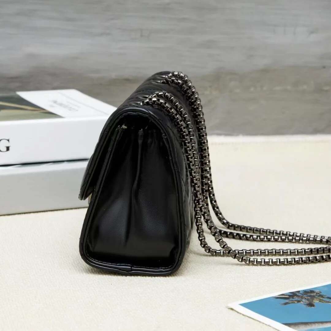 Fashion Elegant Texture Women's Dia Chain Niche Lock Handbag Hundreds Of Leisure Commuter Single Shoulder Crossbody Bag