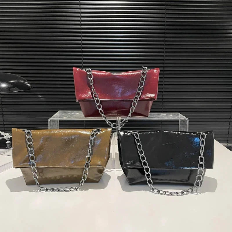 2025 PU Zipper Handsome Shoulder Bag Flip Buckle Product Large Capacity Sewing Thread Fashion Handbag 250218