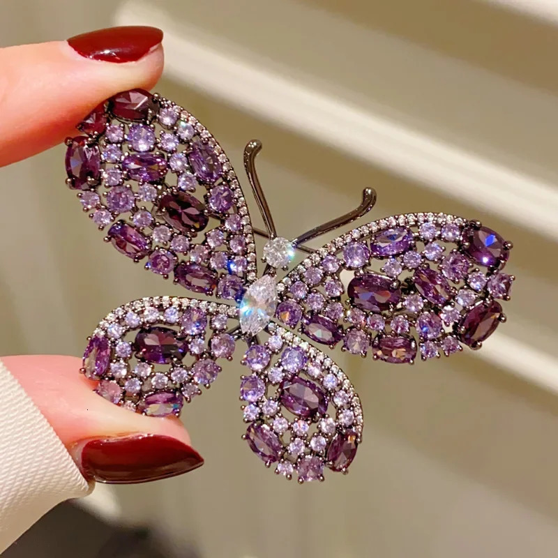 Light Dark Purple Zircon Butterfly Brooch Pins Retro Suit Coat Pin for Women Elegant Animal Corsage Accessories Ornament 250227