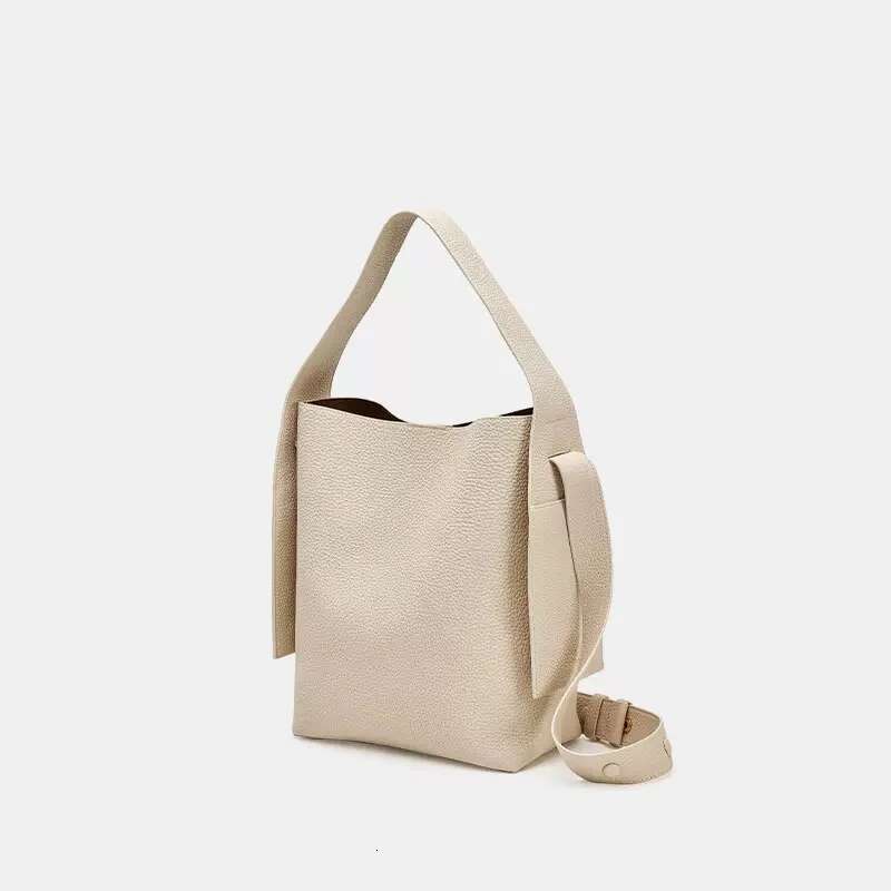 New Genuine Leather Casual Tote Hanging Ears Design Messenger High Capacity Commute Women Shoulder Bag