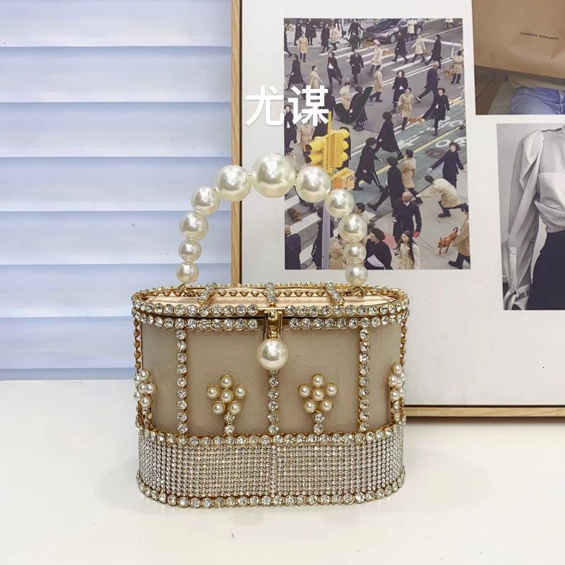 French-style Metal Hollow-out Shiny Dia Bucket Bag