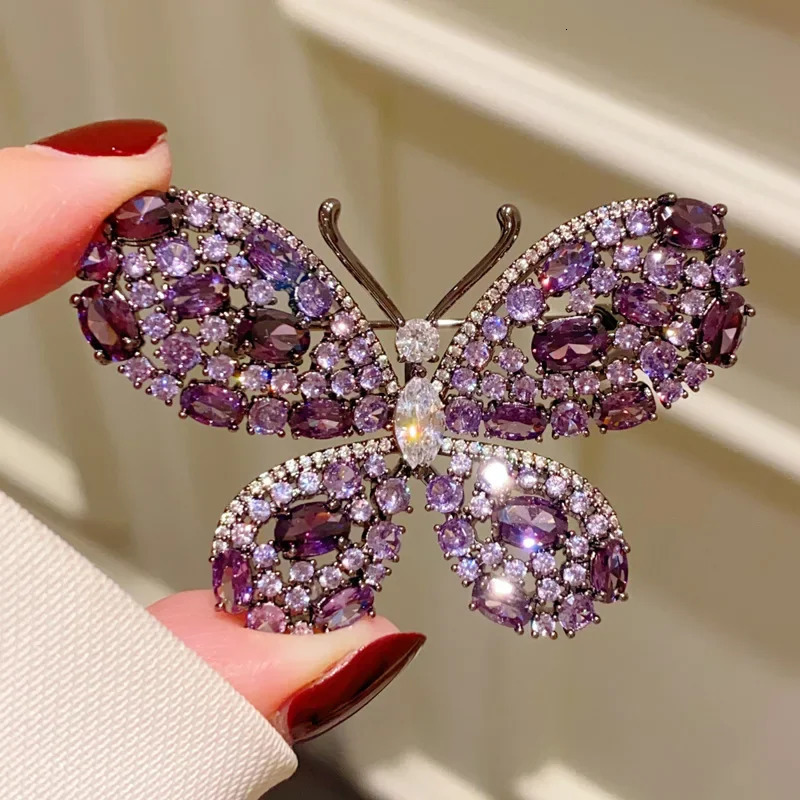 Light Dark Purple Zircon Butterfly Brooch Pins Retro Suit Coat Pin for Women Elegant Animal Corsage Accessories Ornament 250227
