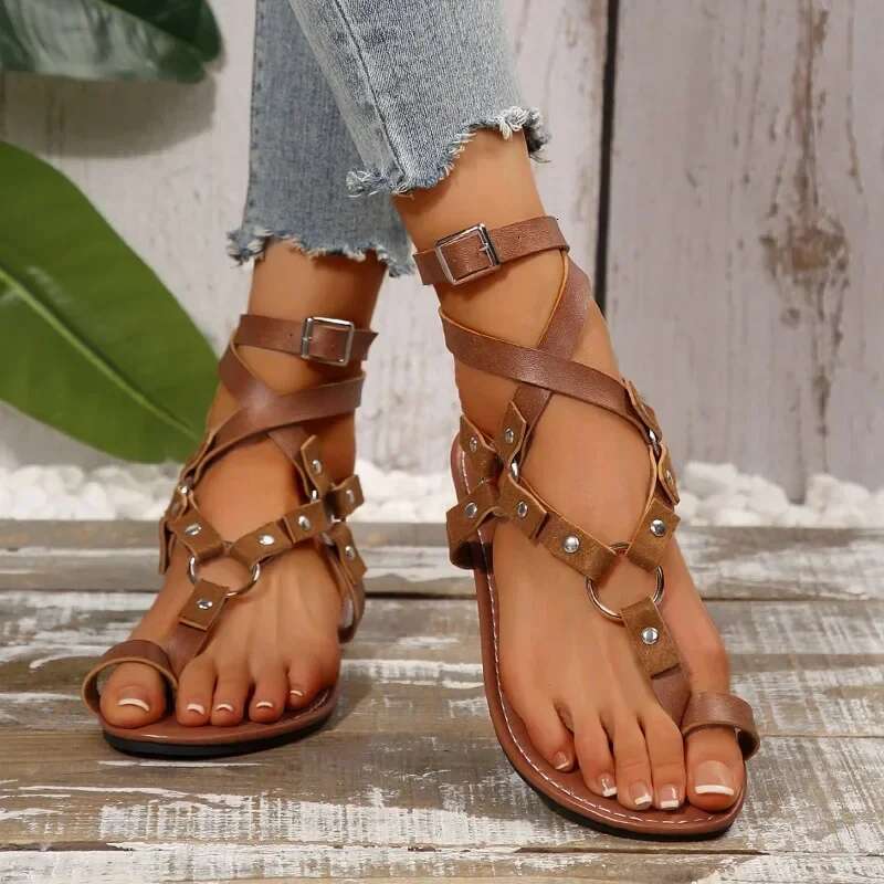 Rome Women Summer Hot Sale Women's Retro Ankle Buckle Rivet Flat Sandals British Style Plus Size Lady Shoes