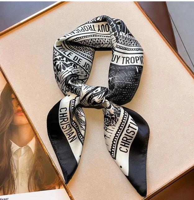 70X70cm 20Style Classic Designer Letters Print Ral Silk Scarf Headband For Women Fashion Long Handle Bag Scarves P Shoulder Tote Lage Ribbon Head Wraps With Box